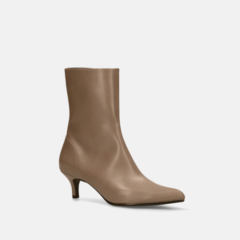 ラストワン30%OFF:ポインテッドトゥ ショートブーツ(5736)ダークグレージュ/mamian(マミアン)